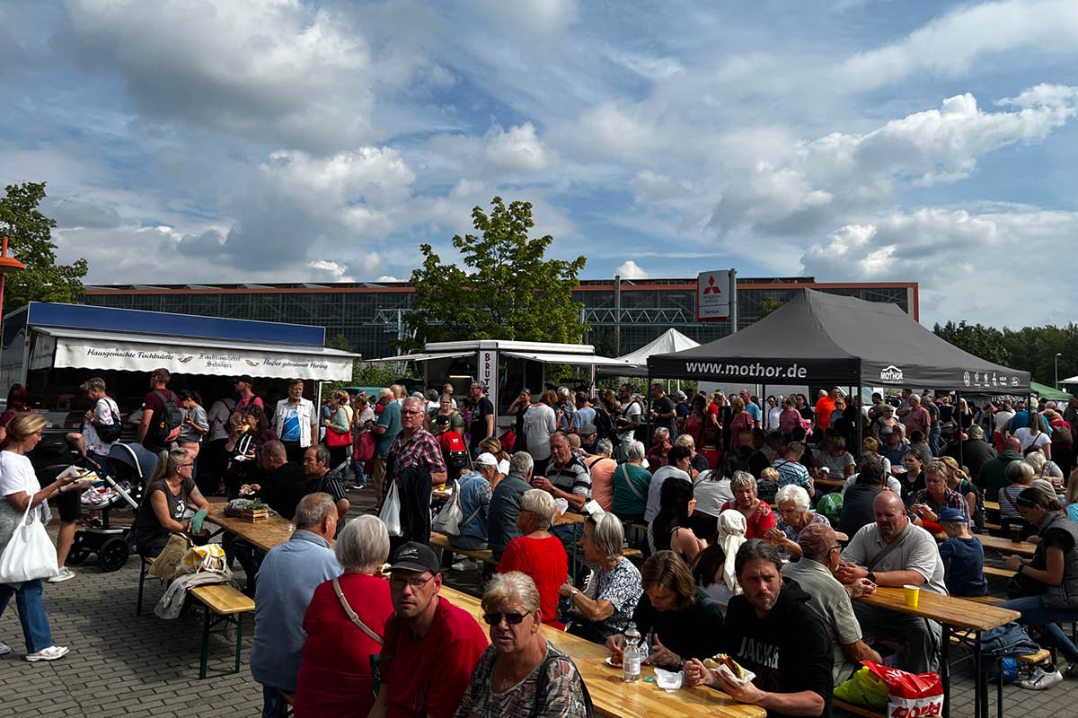 Trödelmarkt bei Autohaus Mothor