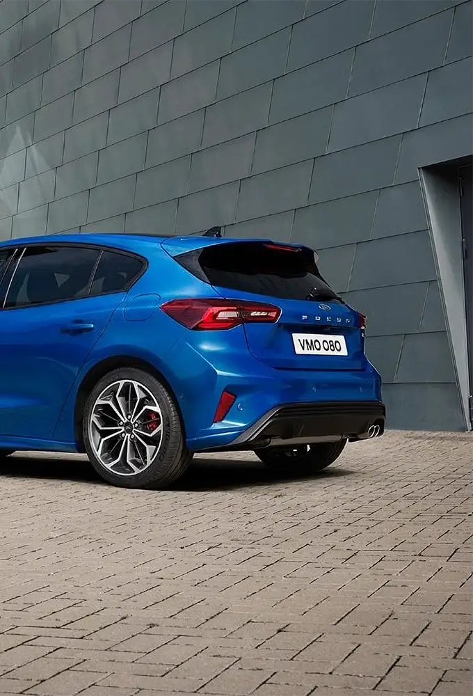 Der Ford Focus ST-Line Turnier - Außenansicht- Jetzt den Ford Focus ST-Line Turnier bei deinem Ford Autohäusern Mothor in Brandenburg, Stendal und Gardelegen kaufen